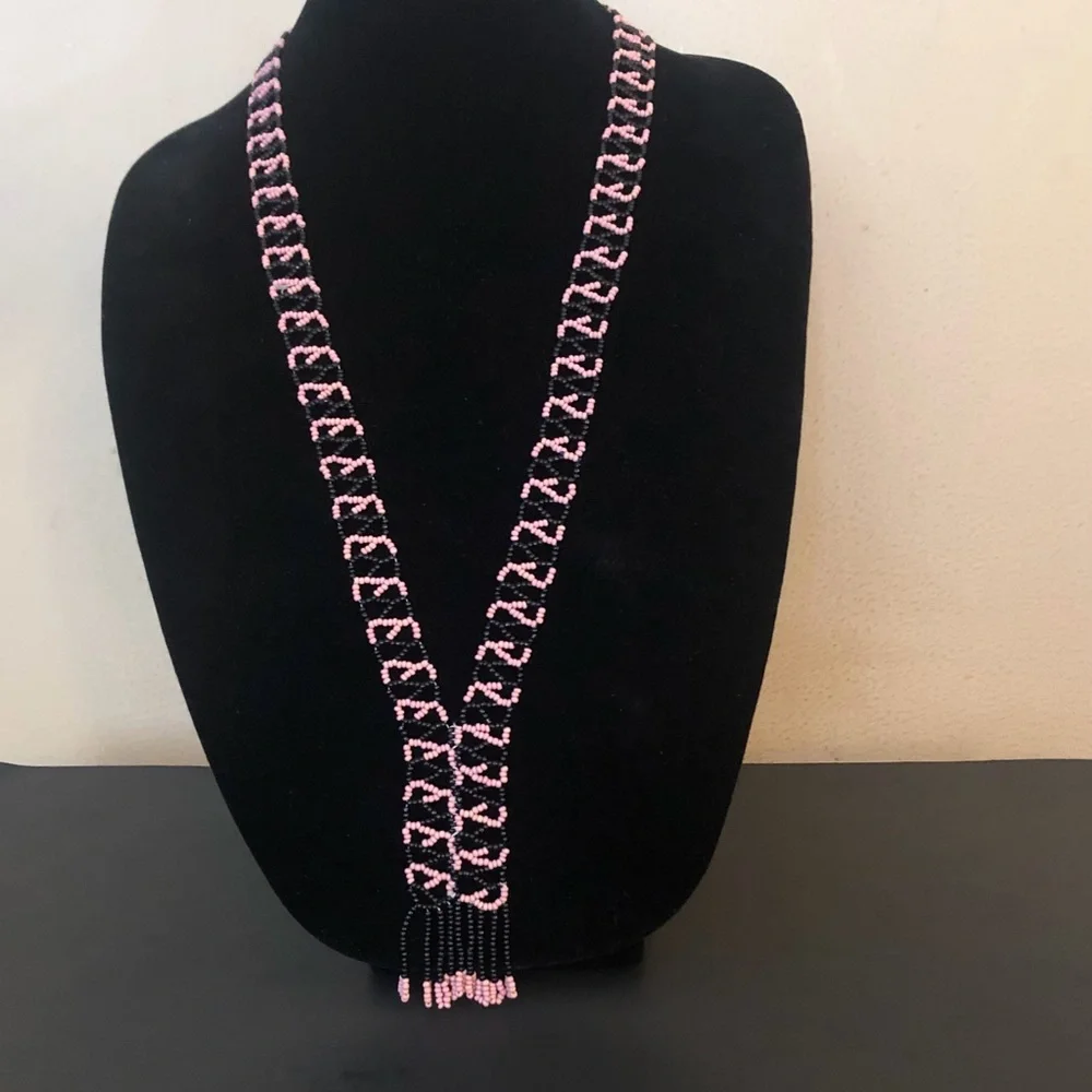 🌸VTG Native American Black and Pink Glass Seed Necklace with Fringe - Picture 2 of 3